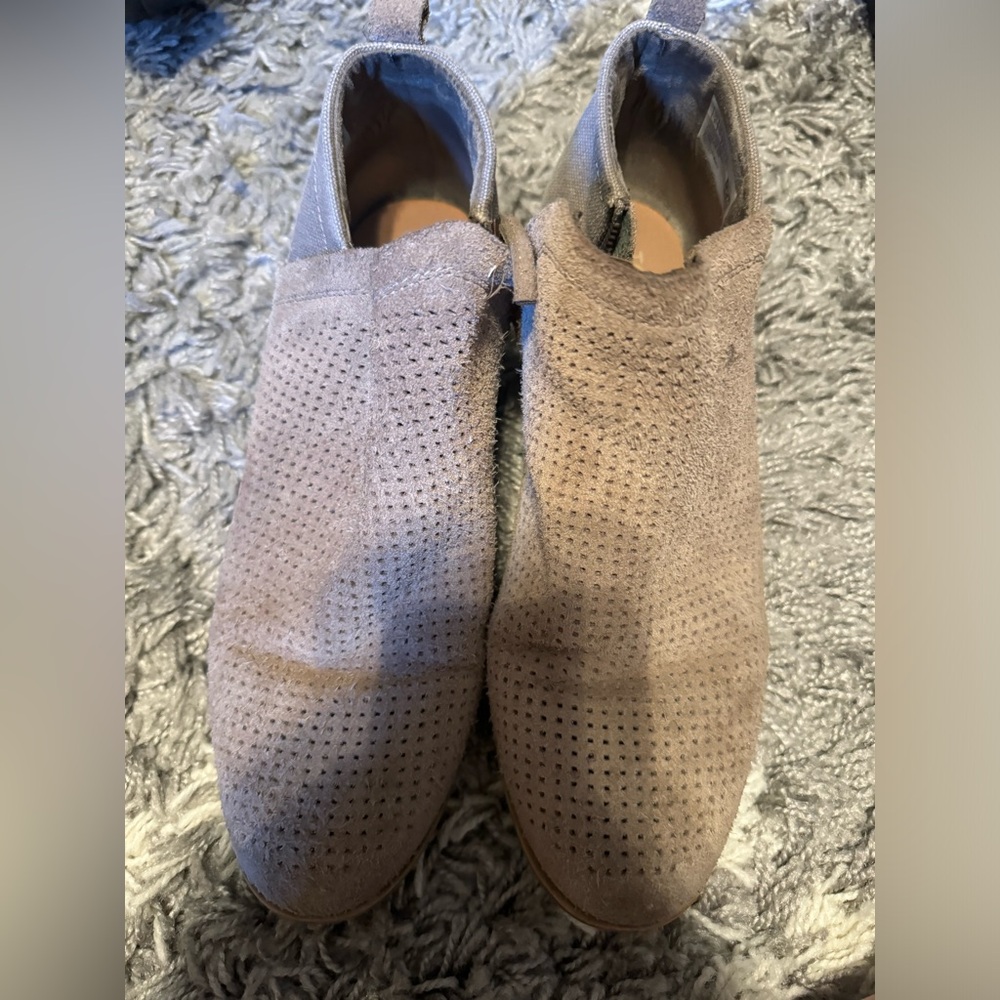 Women’s Toms